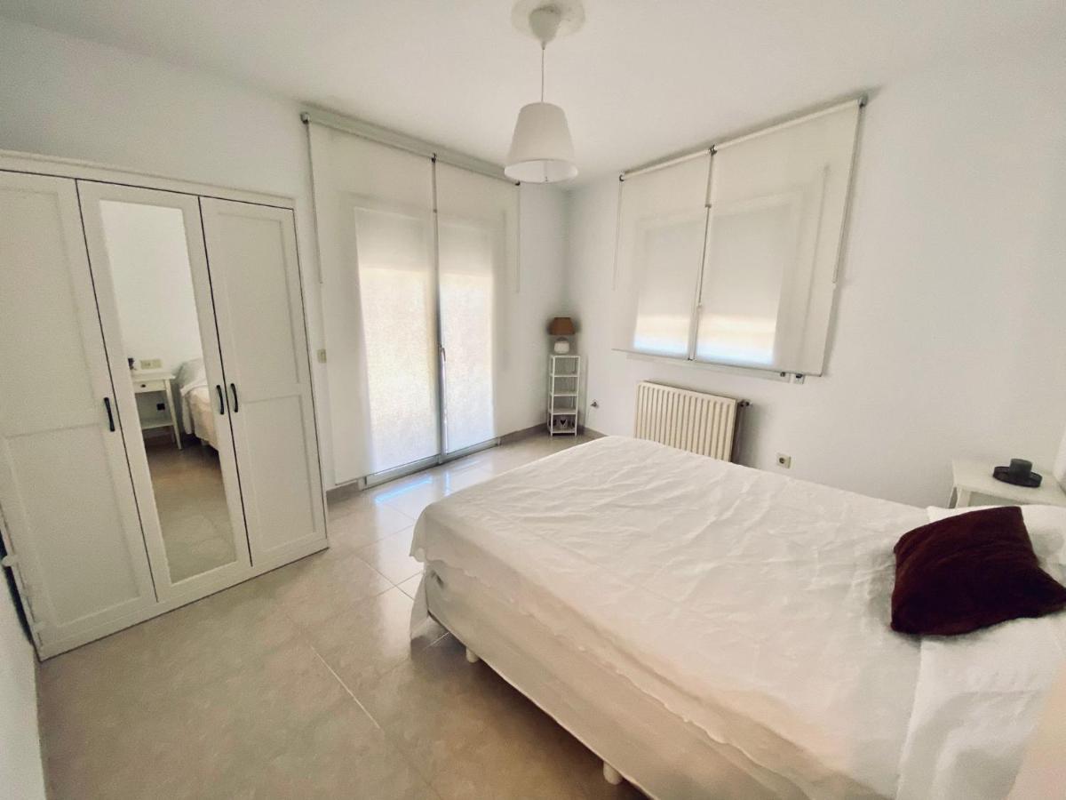Alojamiento Entero Con Jardin Privado Villa Cassa De La Selva Bagian luar foto